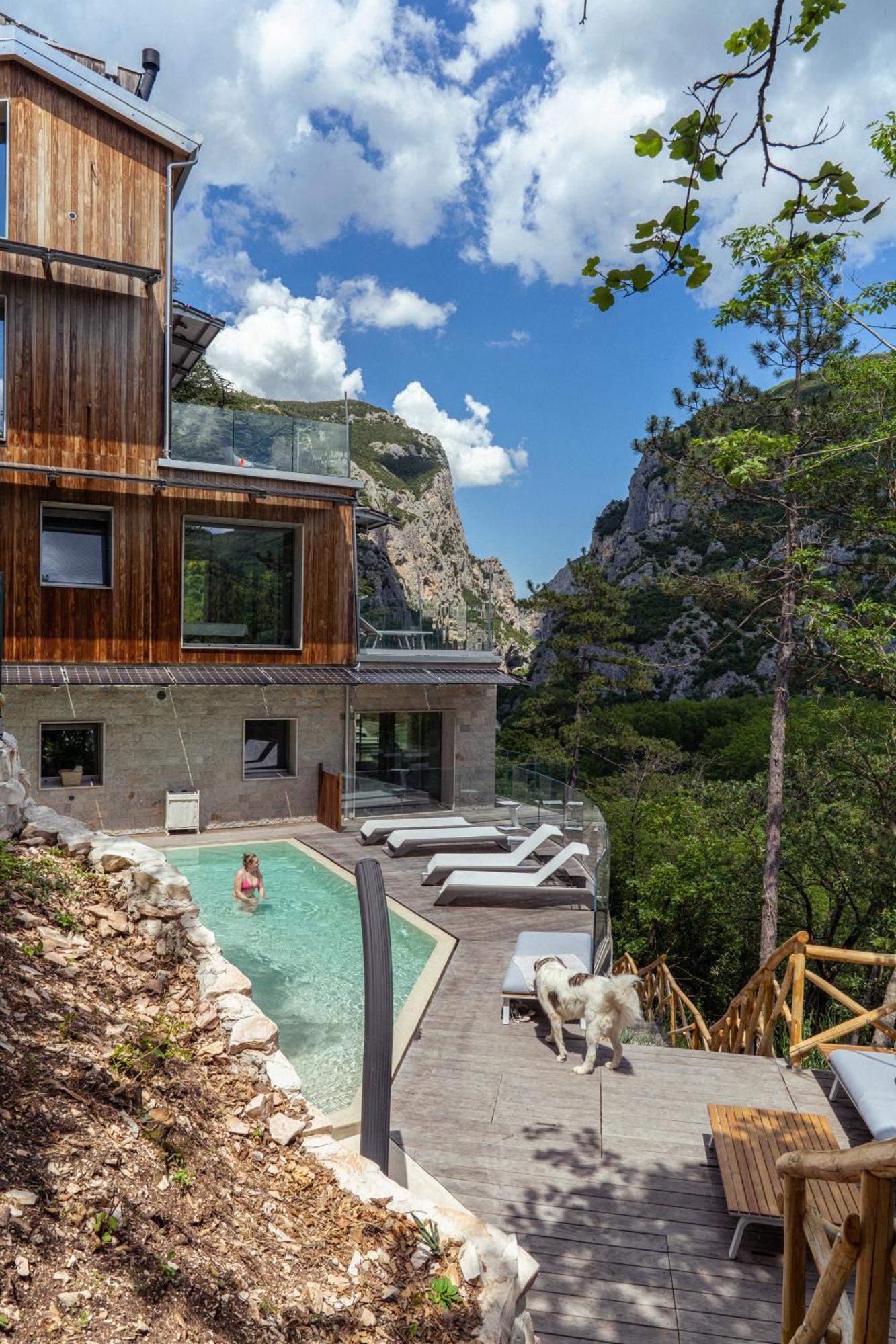 La Forestale Luxury Ecolodge Piano Terra- Appt Acqualagna Bagian luar foto
